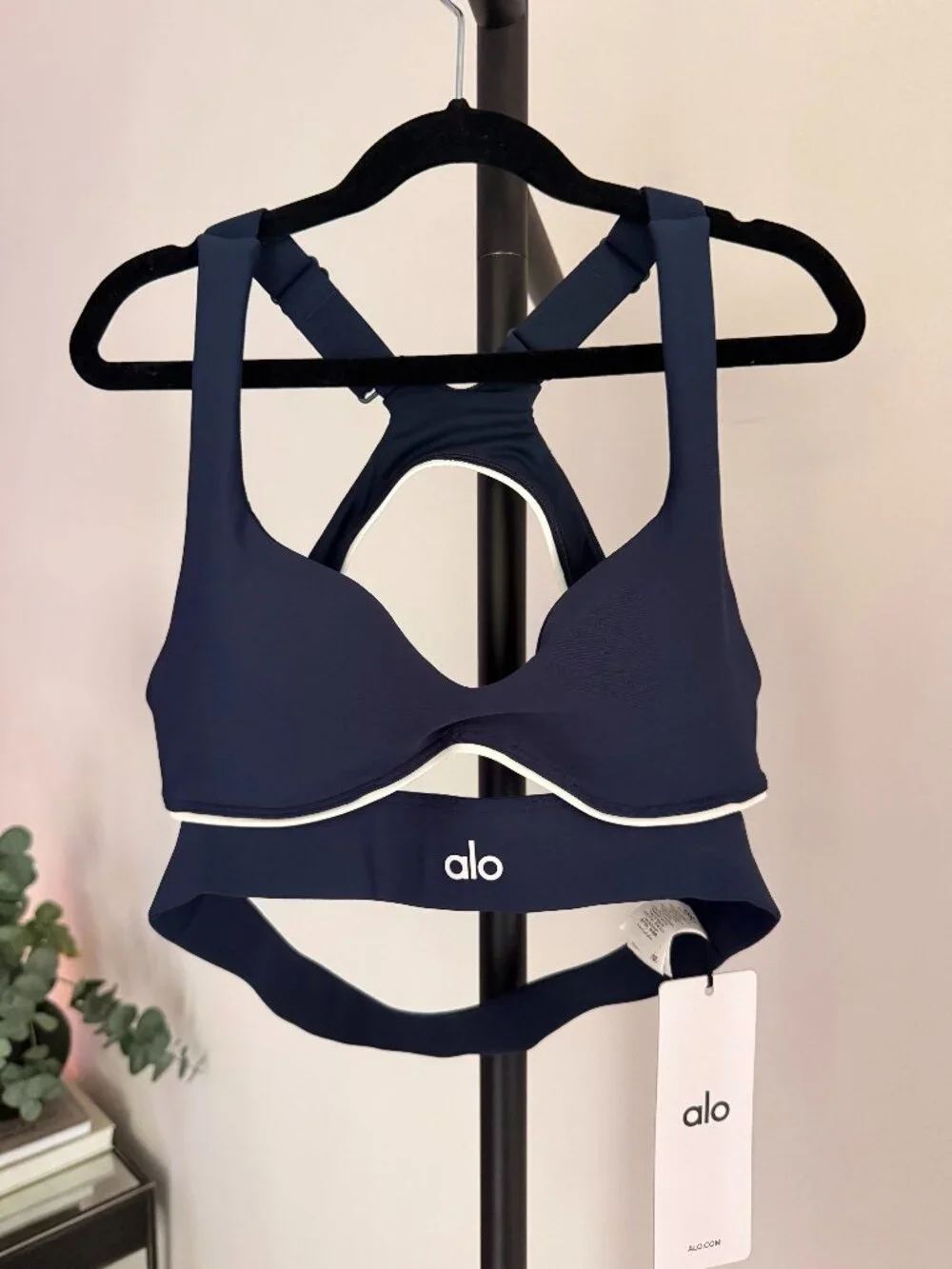Alo Yoga Airlift Speedwork Sports Bra Navy S